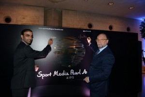 Sport Media Pearl Award verðlaunin voru kynnt formlega í París á ársþingi AIPS á mánudagskvöld. Á myndinni eru H.E. Mohamed Al Mahmoud frá Abu Dhabi Media og Gianni Merlo forseti AIPS.
